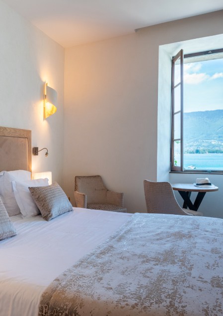 Chambres vue lac <span class="btn">découvrir</span> -image